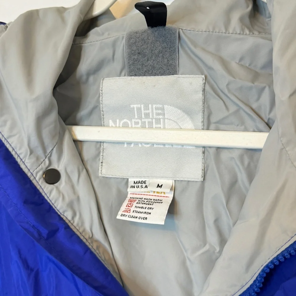 The North Face Vintage Gore Tex Jacket Men’s Size Medium Retro Ski Blue Purple